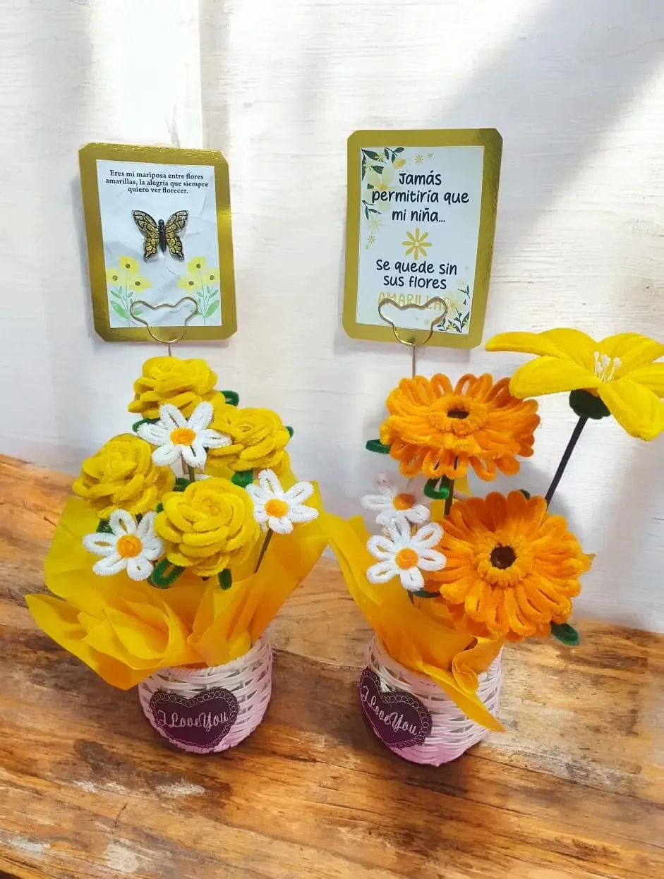 Ramo de flores amarillas eterno en limpiapipas